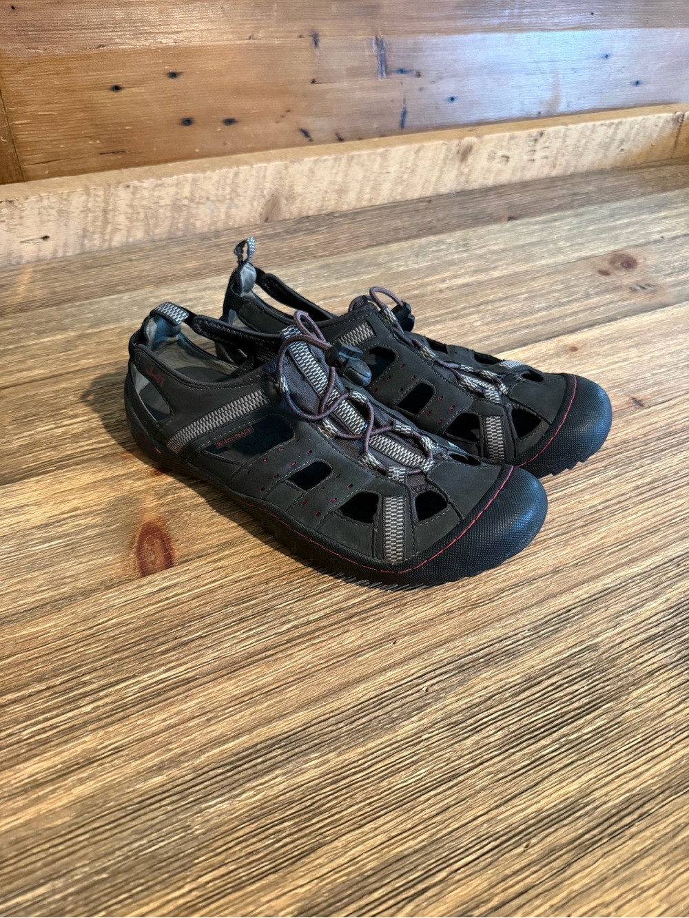 Men’s black Water Shoes with maroon Stitching and Quick-Lock Laces